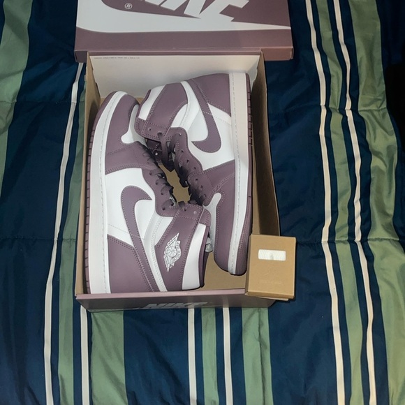 Jordan 1 High `Mauve’ - Picture 6 of 6